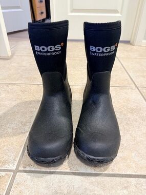 Bogs, men's water or snow boots, insulated